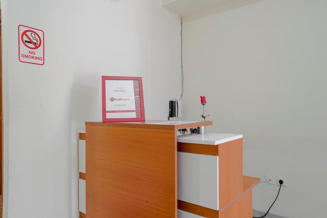 Reddoorz @ Jalan Biak Roxy Jakarta Ngoại thất bức ảnh