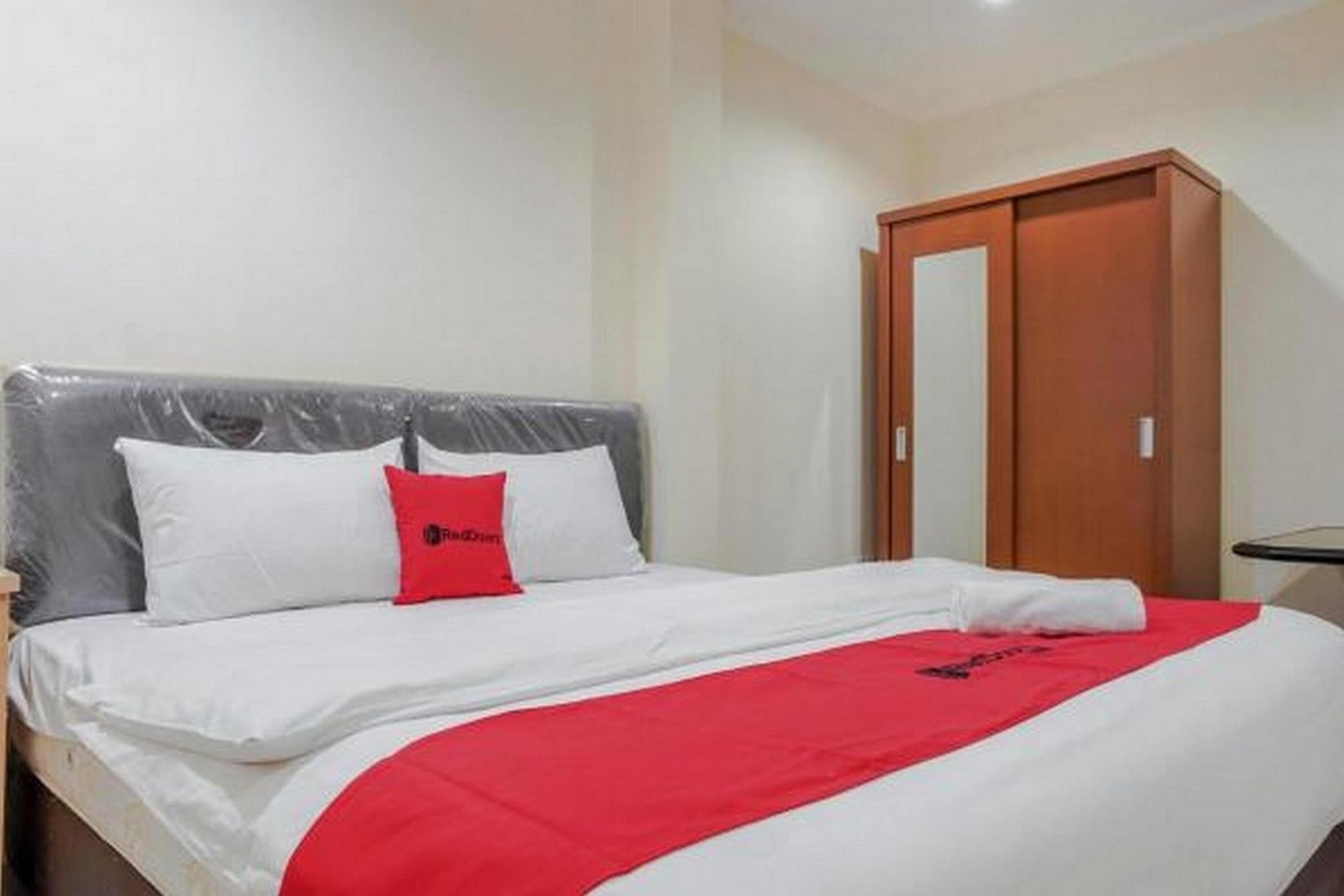 Reddoorz @ Jalan Biak Roxy Jakarta Ngoại thất bức ảnh